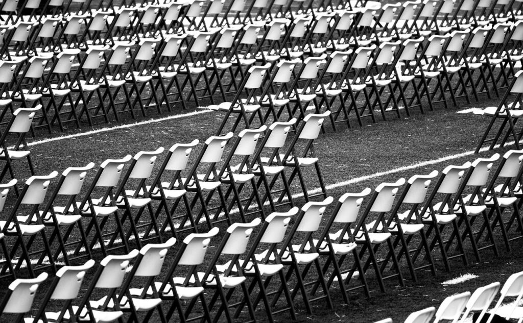 chairs 9636132 1280